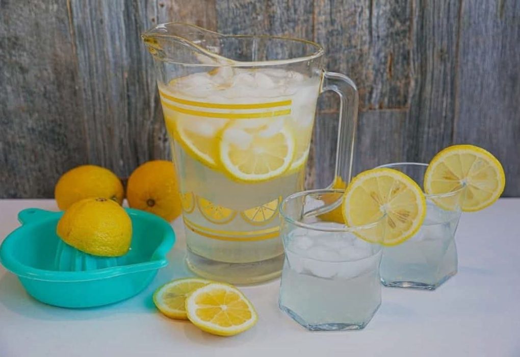 Benefits of Drinking Lemon Water on an Empty Stomach